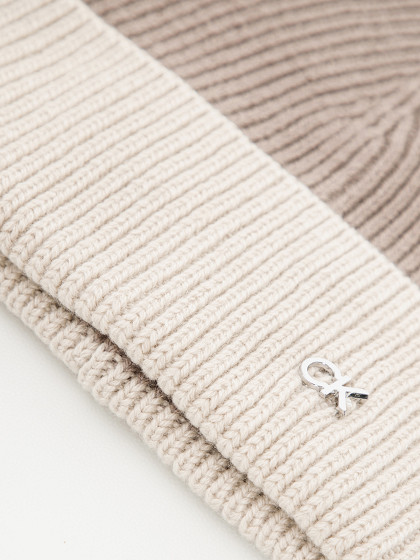 CALVIN KLEIN Cepure ar vilnu un kašmiru, CK METAL TWO-TONE CHUNKY BEANIE