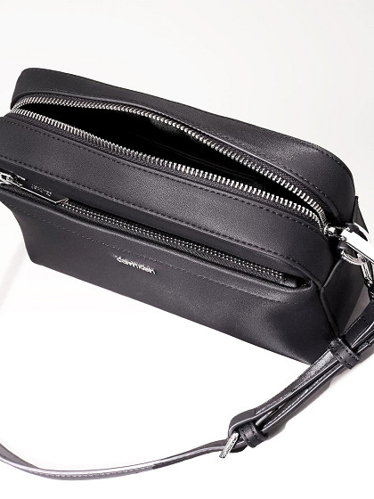 CALVIN KLEIN Sieviešu soma, CK MUST CONVERTIBLE CAMERA BAG